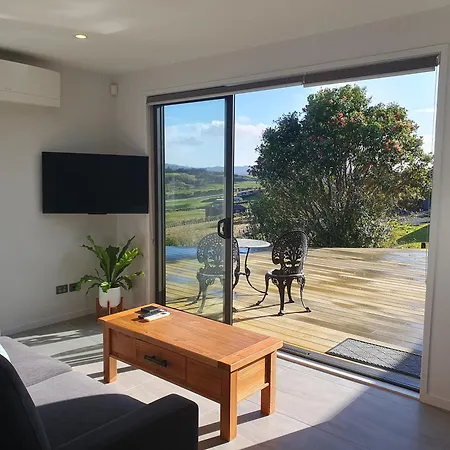 Vineyard Vacation Hotel Mangawhai Exterior photo